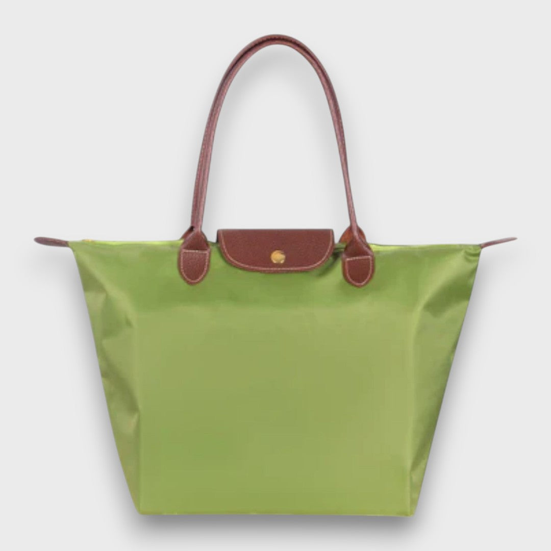 Isaure – Classic Shoulder Bag with Character